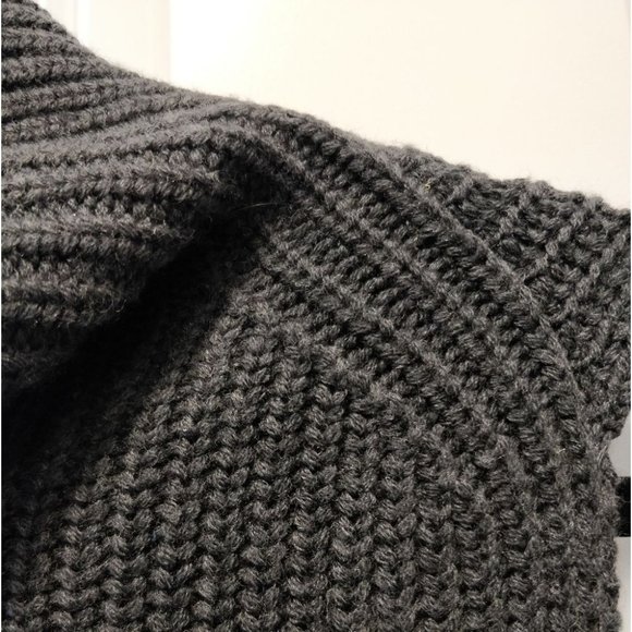 Aritzia Gray Sleeveless Turtleneck Tunic - Picture 6 of 10